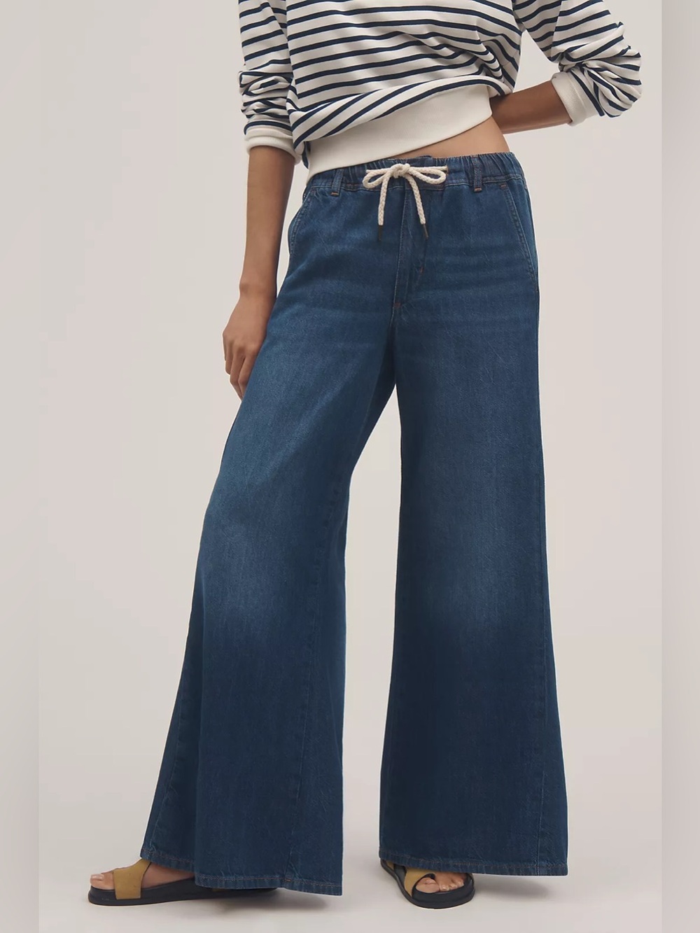 NWT Pilcro Adi Pull-On Mid-Rise Flare Jeans